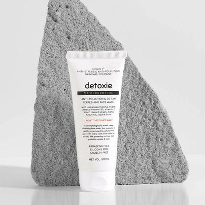 Detoxie Anti-Pollution & De-Tan Refreshing Face Wash